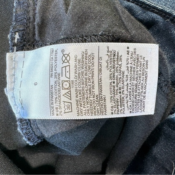 Old Navy High Rise Rockstar Super Skinny Jeans | Size 6 - Picture 6 of 7